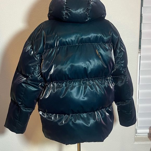 COPY - NWT, Hudson Puffer Coat, Jacket.  Small, Crop.  Black/Teal.  $85. - Picture 3 of 6
